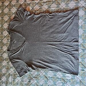 Mossimo Supply Co Women's Gray V-Neck Tee Sixe 2X